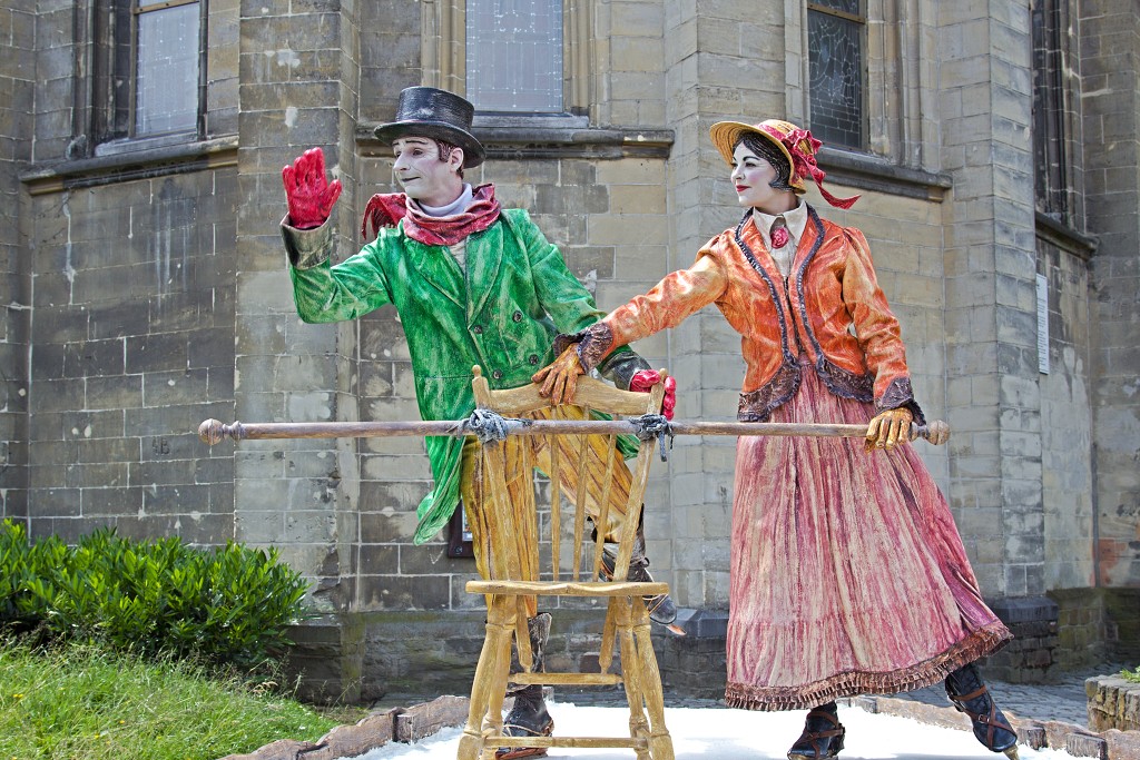 valkenburg living statue levend standbeeld evenement event festival festiviteit kunst art straatkunst streetart artiest beeld beeldhouwwerk